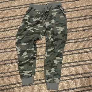 Lucky brand ..Camouflage Jogger Pants linen